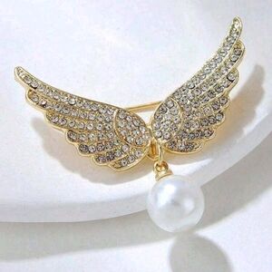 Elegant Golden Angel Wings Brooch Pin with Pearl